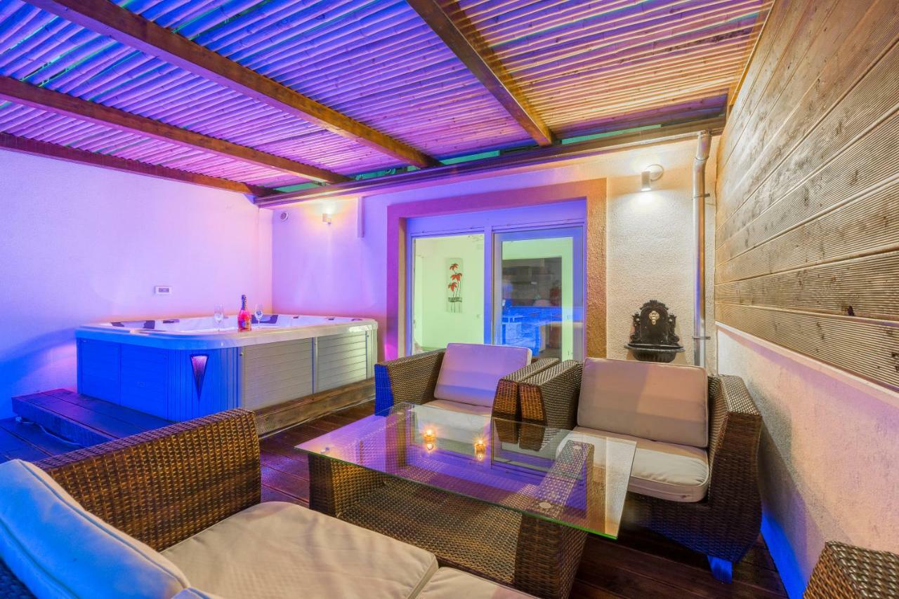 Alena Luxury Apartment With Jacuzzi สปลิท ภายนอก รูปภาพ